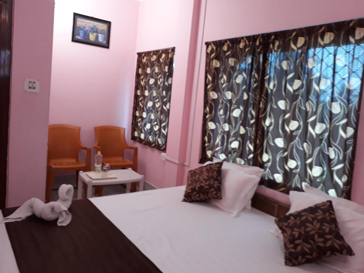 Hotel Gunjan Puri Exterior photo