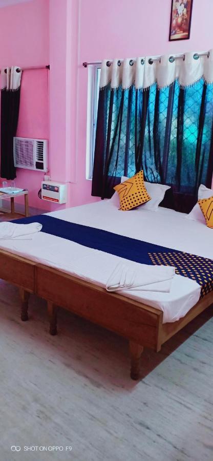 Hotel Gunjan Puri Exterior photo