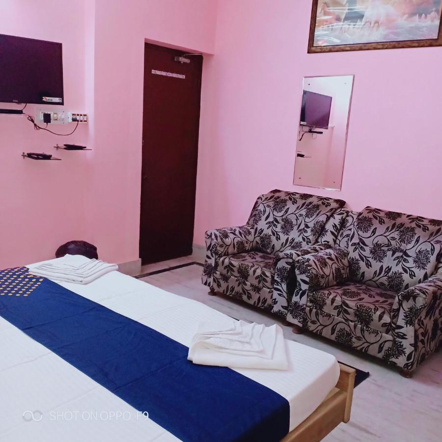 Hotel Gunjan Puri Exterior photo